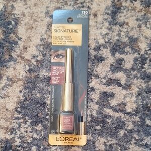 L'Oreal Paris Matte Signature Liquid Eyeliner in Burgundy 730